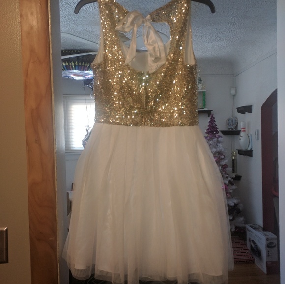 Dress - Picture 2 of 2